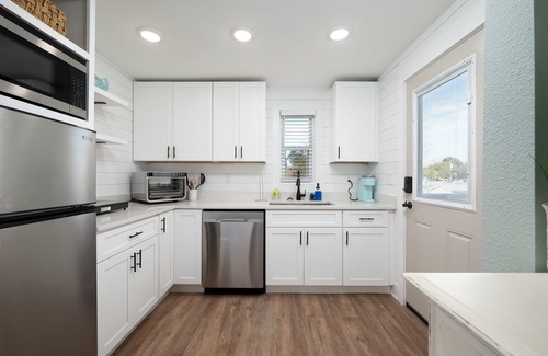 Jacksonville Beach Apartment | This studio is a 0 bedroom(s), 1 bathrooms, located in Jacksonville, FL.