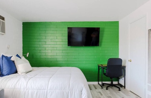 Riverside Apartment | This studio is a 1 bedroom(s), 1 bathrooms, located in Tempe, AZ.