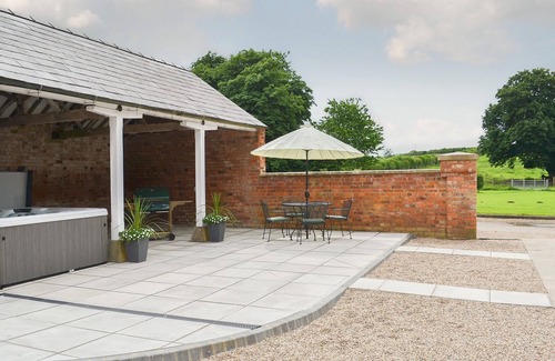 Binbrook Cottage | This stunning barn conversion is ideal for a luxury break away.