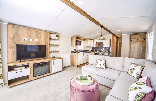Guisborough House | This stunning holiday home with a double bedroom and en suite W.