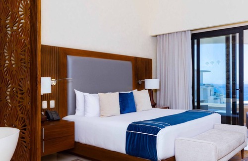 San Jose del Cabo Resort | This stunning 3-bedroom penthouse offers luxury living with breathtaking views.