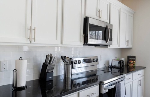 Lakewood House | This townhouse is a 3 bedroom(s), 2.5 bathrooms, located in Nashville, TN.