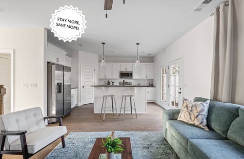Lakewood House | This townhouse is a 3 bedroom(s), 2.5 bathrooms, located in Nashville, TN.