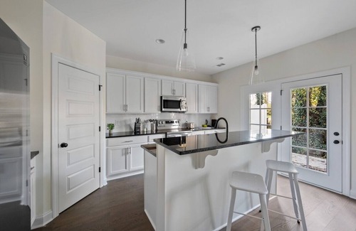 Lakewood House | This townhouse is a 3 bedroom(s), 2.5 bathrooms, located in Nashville, TN.
