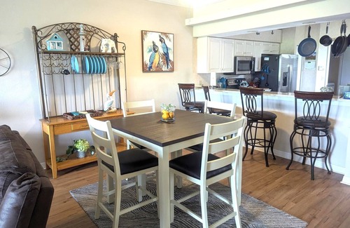 Sarasota Villa | This villa is a 2 bedroom(s), 2 bathrooms, located in SARASOTA, FL.
