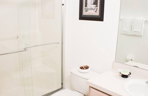 Westridge Villa | This villa is a 4 bedroom(s), 3 bathrooms, located in Davenport, FL.