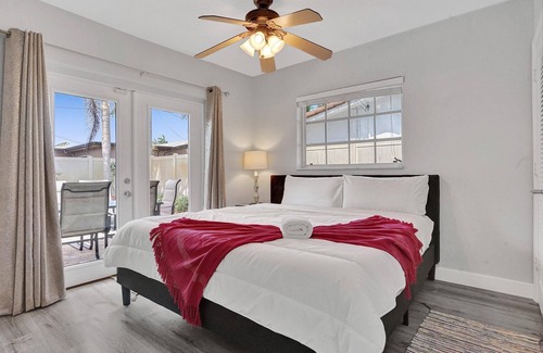 South Corals Villa | This villa is a 4 bedroom(s), 2 bathrooms, located in Oakland Park, FL.