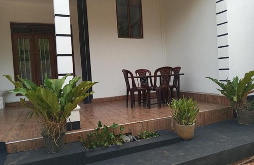 Maha Vilachchiya Hotel | Thissawewa reach