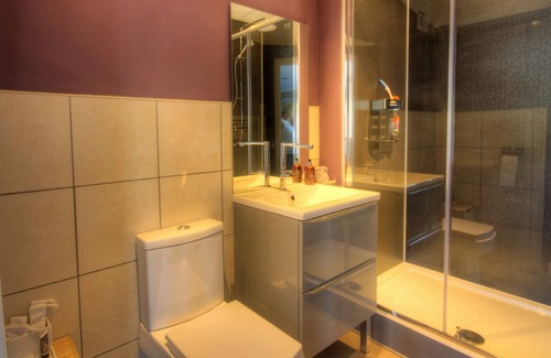 Golspie Apartment | Thistle Apartment - sleeps 4 guests in 2 bedrooms