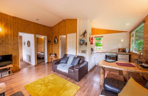 Bunloit Ski Chalet | Thistle Cabin at Ancarraig Lodges, Loch Ness