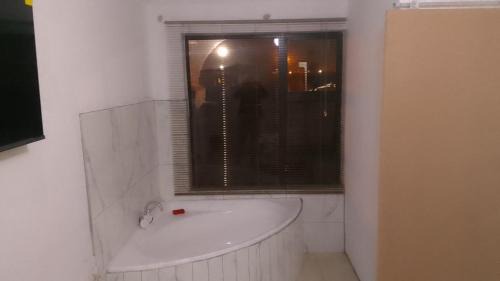 Tembisa House | Thiwani Guest House