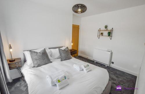 Salisbury Apartment | Thomas 1 bed Apartment with cathedral views - STAYSEEKERS