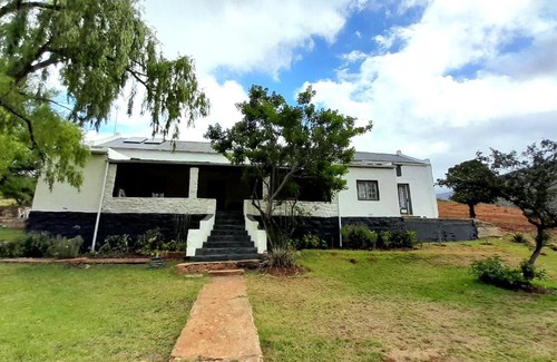 Uniondale House | Thomas Bains Cottage, rustic farmhouse views in Die Vlug