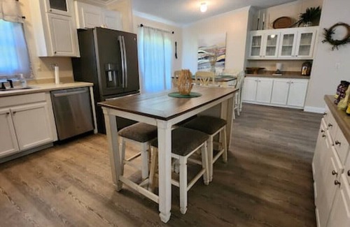 Pine Grove House | Thomas House, spacious house in Tickfaw, LA