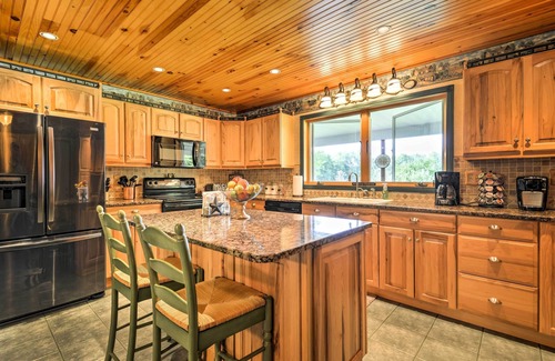 Thompson House | Thompson Home w/Deck + Pond, 8 Mi to Elk Mountain
