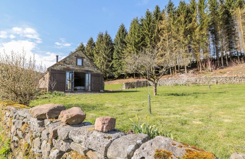 Scarborough Cottage | THOMPSON RIGG BARN, family friendly, with hot tub in Thornton-Le-Dale