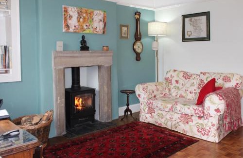 Tideswell House | Thorncliffe Cottage
