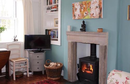 Tideswell House | Thorncliffe Cottage