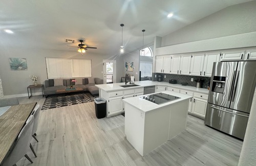 Green Valley North House | Thornhill · 35% Off Fall Special - Delightful 4 Bedroom/pool