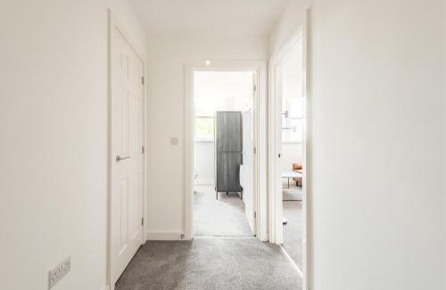 Wakefield Apartment | Thornhill House by Guestz