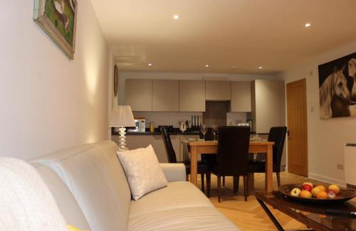 Cheltenham Apartment | Thornton House Town Centre Free Car Park