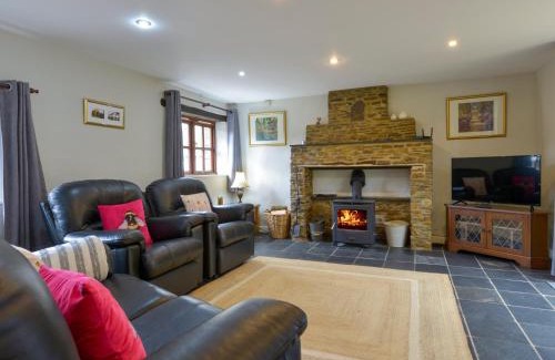 Okehampton House | Thorny Tallet