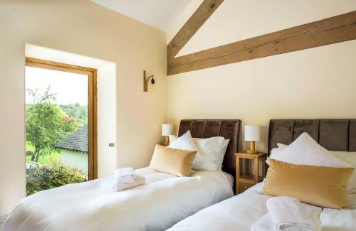 Kendal Ski Chalet | Thornyfield Barn
