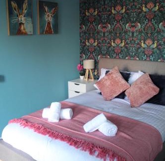 Runnymede Apartment | Thorpe Park Studio - Detached Stay & Free Gated Parking