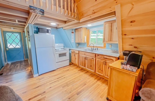 Rockbridge Cabin | Three A-frame Cabins, a provate Pond, row boats!