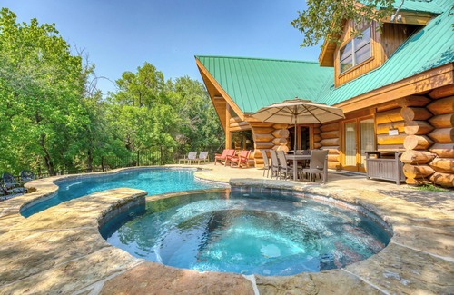 Marble Falls Cabin | Three Arrows Lodge:Spacious Comfort by the Lake!
