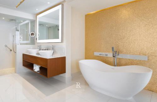 San Jose del Cabo Resort | Three BD Penthouse Ocean Front-Villa La Valencia