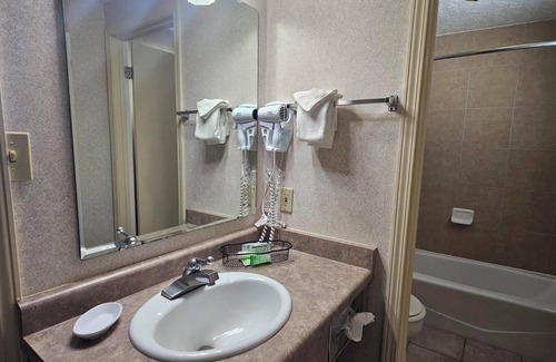 West Yellowstone Hotel | Three Bear Lodge