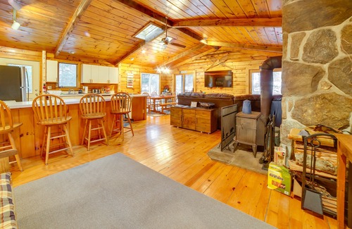 Wardsboro Cabin | 'Three Bears Cabin' btwn Mt Snow & Stratton Mtn!