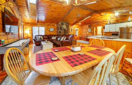 Wardsboro Cabin | 'Three Bears Cabin' btwn Mt Snow & Stratton Mtn!