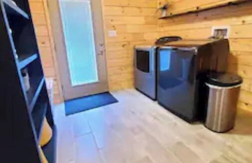 Pickens Cabin | Three Bears Cabin - Unique Four Bedroom Luxury Cabin with Hot Tub!