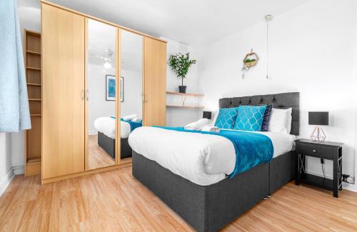 Acocks Green House | Three Bed House - Garden - Parking - 5 Guests - Fast Wifi - Netflix - 83B