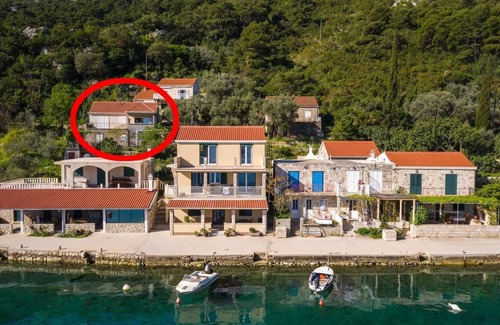 Prozurska Luka Apartment | Three bedroom apartment with terrace and sea view Prožurska Luka, Mljet (A-22335-a)