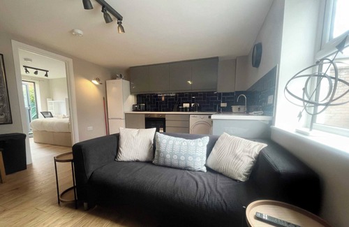 Patchway Apartment | Three bedroom apartment in Gloucester road north