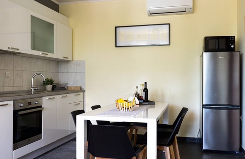 Medvinjak Apartment | Three bedroom apartment with terrace and sea view Korčula (A-23528-a)
