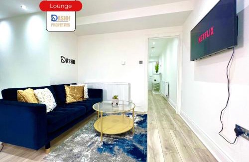 Shepherd's Bush House | Three Bedroom Apartment By Dashh Properties Short Lets & Serviced Accommodation In Shepherds Bush Sleeps 9 With Free Wifi