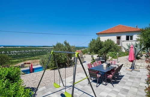 Popovici Apartment | Three bedroom apartment with balcony and sea view Uskoplje, Dubrovnik (A-23452-a)