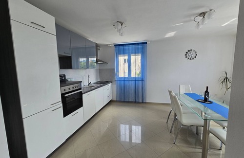 Viskovo Apartment | Three bedroom apartment with terrace Kastav, Opatija (A-13457-a)