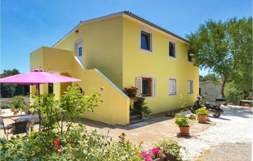 Loborika Apartment | Three-Bedroom Apartment In Marcana