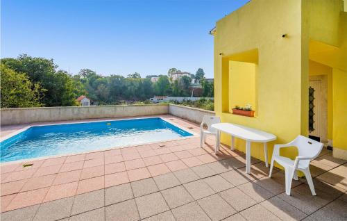 Loborika Apartment | Three-Bedroom Apartment In Marcana