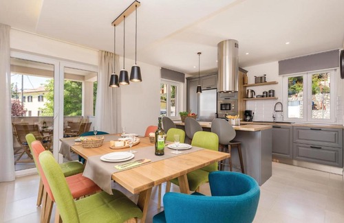 Pobri Apartment | Three-Bedroom Apartment in Opatija