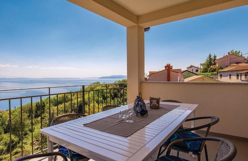 Pobri Apartment | Three-Bedroom Apartment in Opatija
