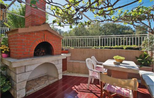 Racisce Apartment | Three-Bedroom Apartment In Racisce