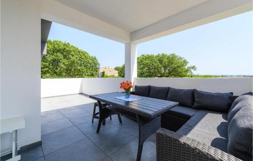 Tar Apartment | Three-Bedroom Apartment In Porec