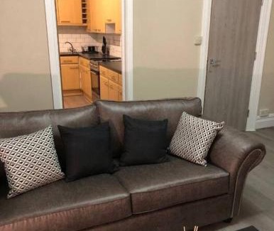 Roath Apartment | Three Bedroom Apartment with Roof Terrace Near City Centre