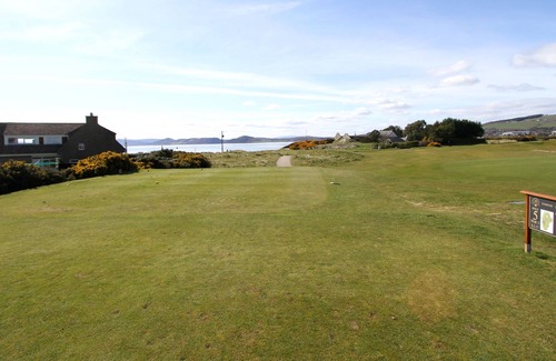 Fortrose Cottage | Three bedroom cottage on Chanonry Point nearby the beach and Golf course